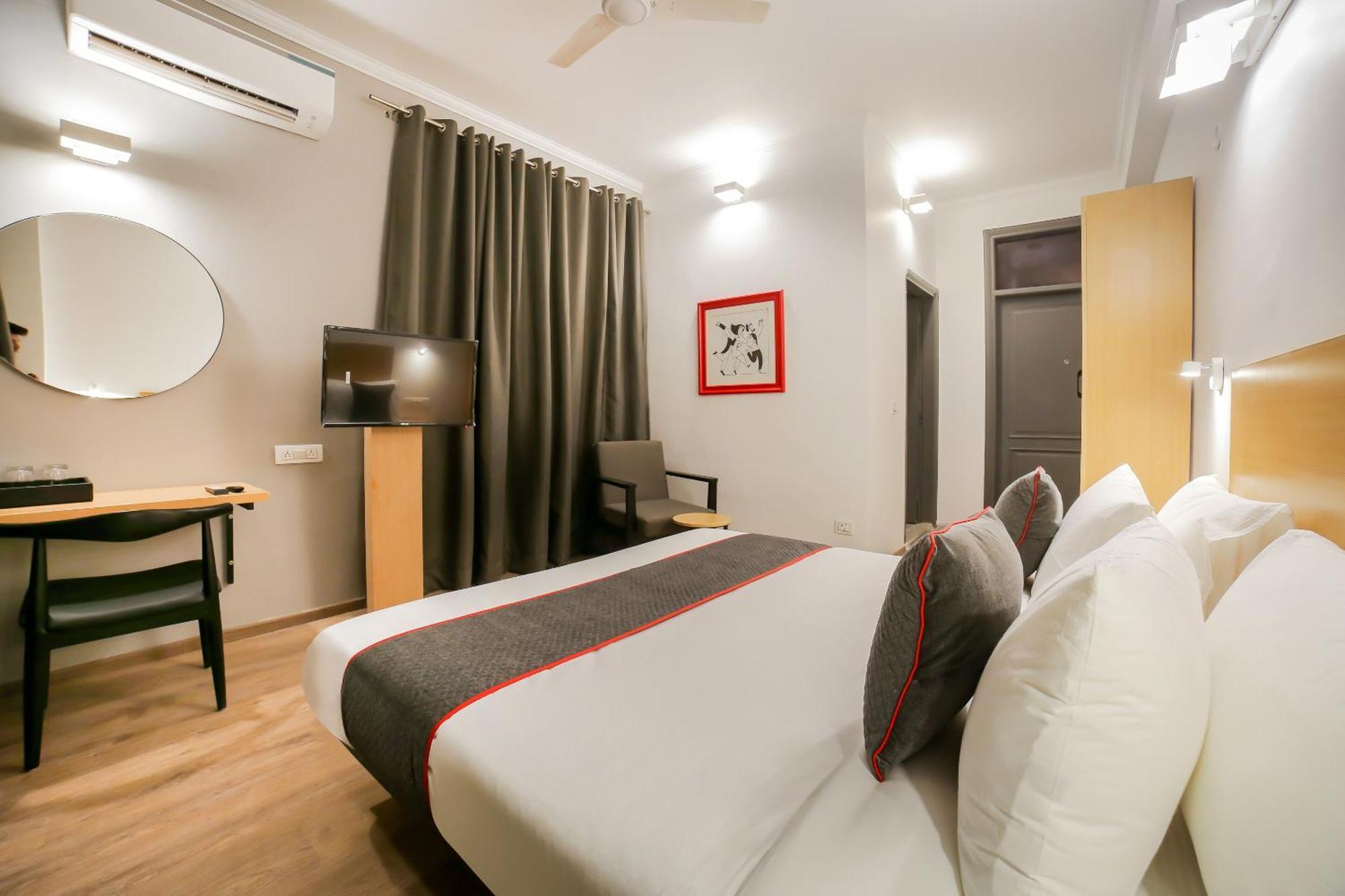 Townhouse 330 Dlf Phase-2 Near Leisure Valley Park Gurgaon Exterior photo